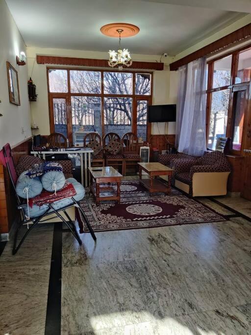 Aroma Taru / ,manali *